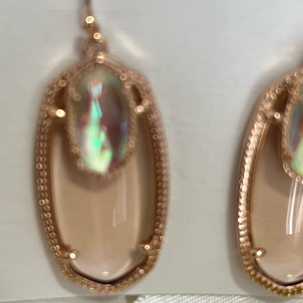 NWT Kendra Scott RARE & Retired Emmy Earrings Clear Peach & Dichroic in ROSE GLD - Picture 7 of 17